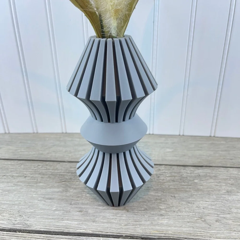 The Korin Vase, Flower Vase, Dried Flowers, Modern Design, 7”